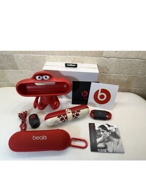 Beats by Dr. Dre Pill 2.0 Speaker (Barry McGee Limited Edit and Bundle 200 Made